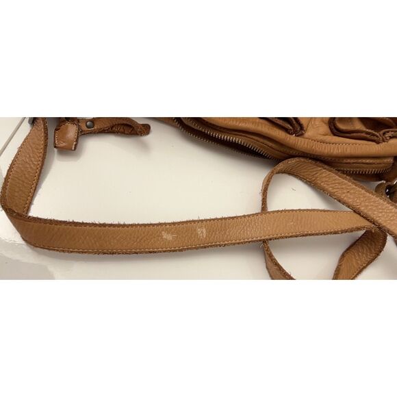 Sundance Italian cognac-colored leather Petola crossbody bag - Picture 5 of 9